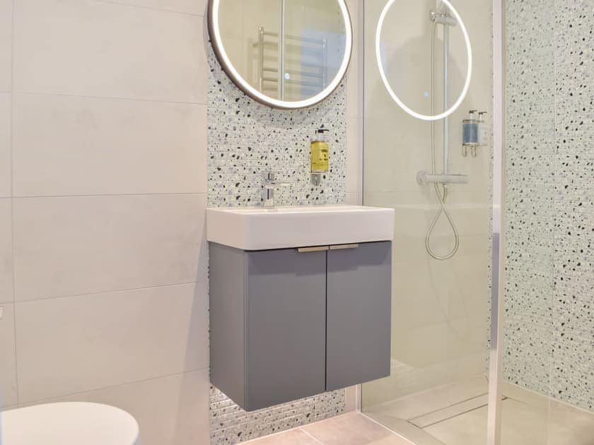 Bathroom | Ty Ynys - Gwbert Holiday Cottages, Gwbert, near Cardigan