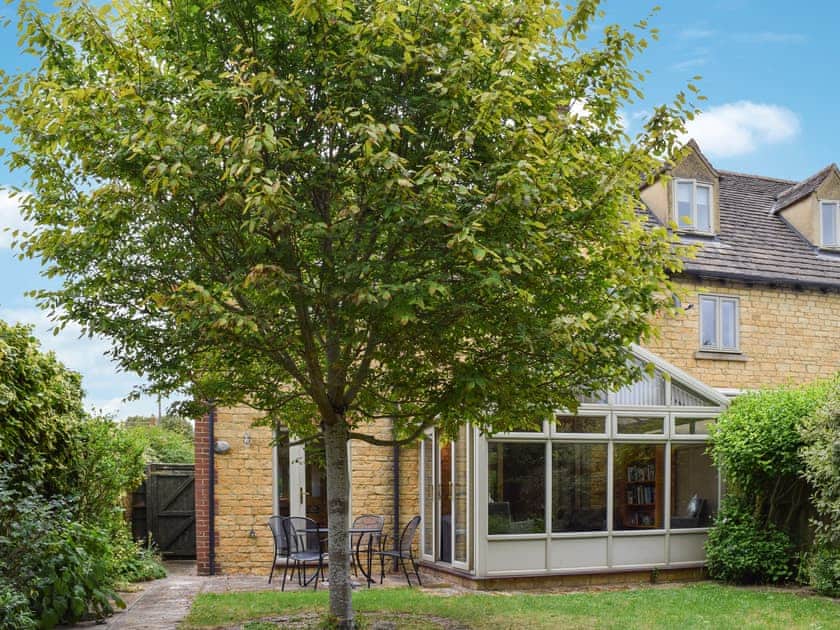 Exterior | Renwood, Eynsham