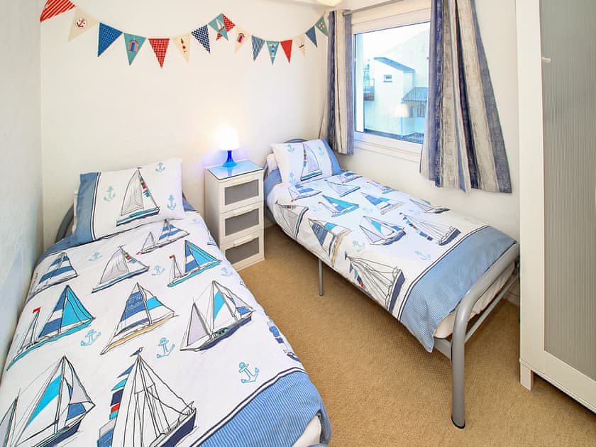 Twin bedroom | Anchor Watch, Porthmadog