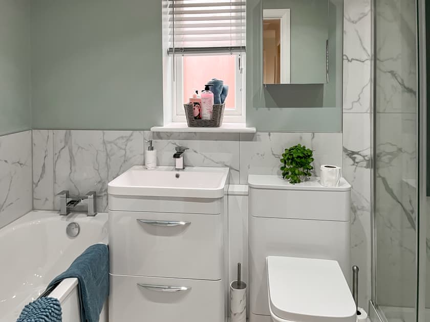 Bathroom | Riverbank Cottage - Riverbank, Broadford