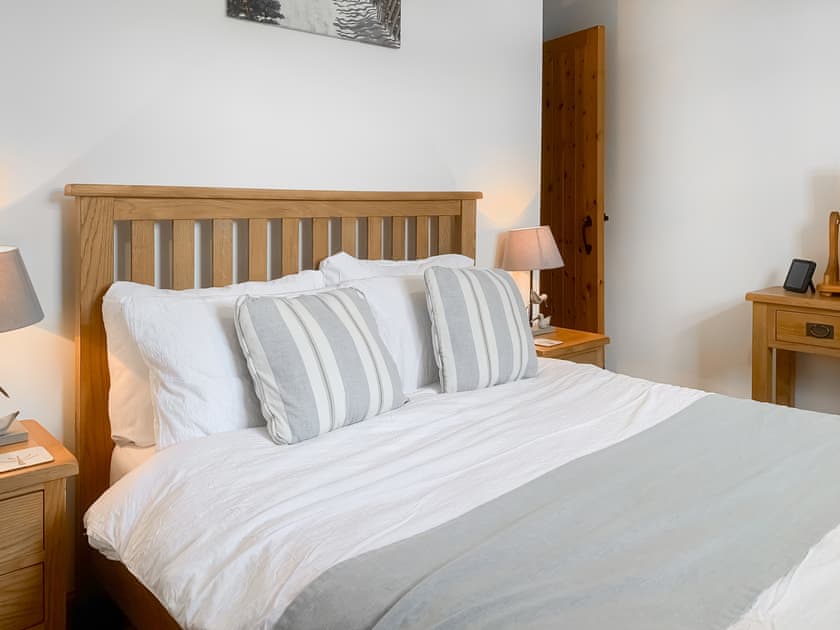 Elegant double bedroom | Birdsong Cottage, Near Woolsery