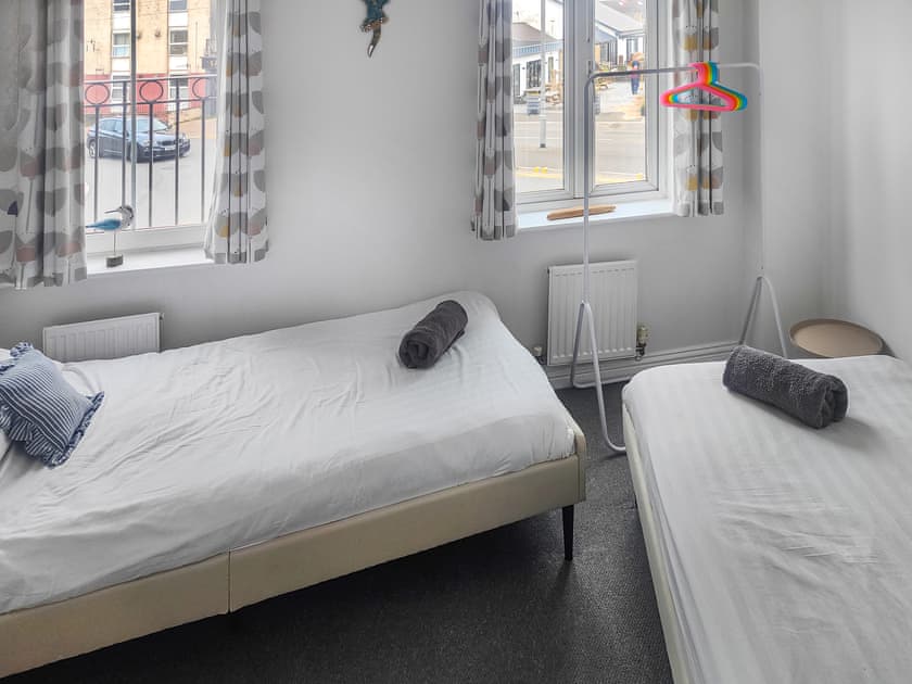 Twin bedroom | Beach Break, Port Talbot