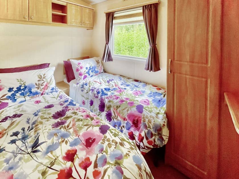 Twin bedroom | Shirley’s Haven - Emmotland Holidays, Driffield
