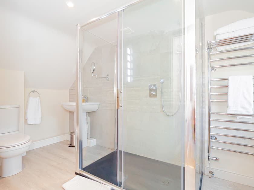 Double Bedroom Ensuite Bathroom  | Salters Cottage, Boldre, near Lymington
