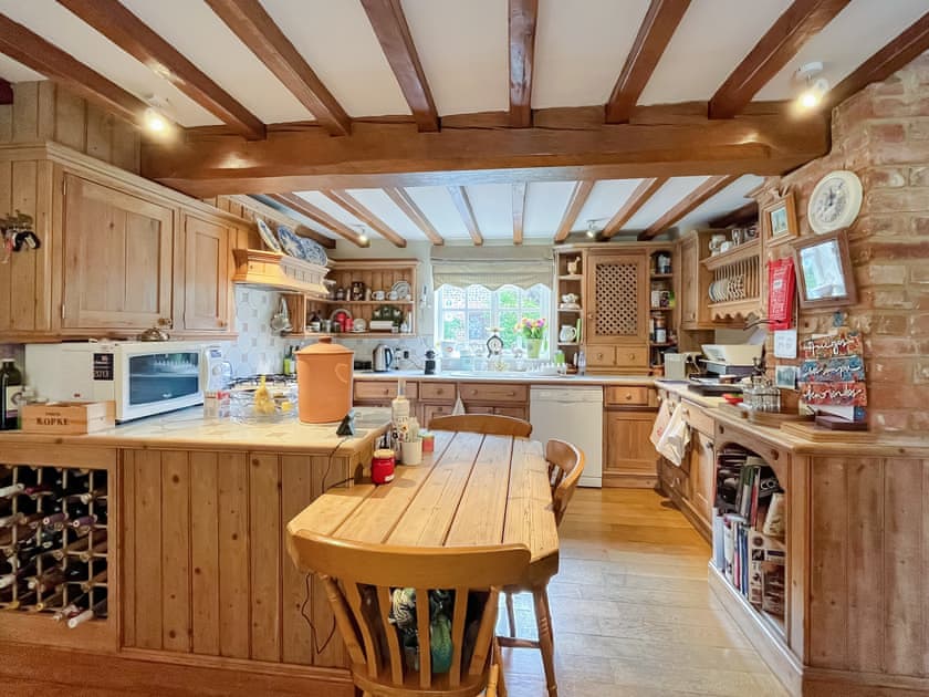 Kitchen | Mulberry CottageCasa Bonita, Shalbourne, near Marlborough