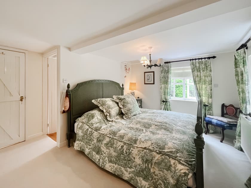 Double bedroom | Mulberry CottageCasa Bonita, Shalbourne, near Marlborough