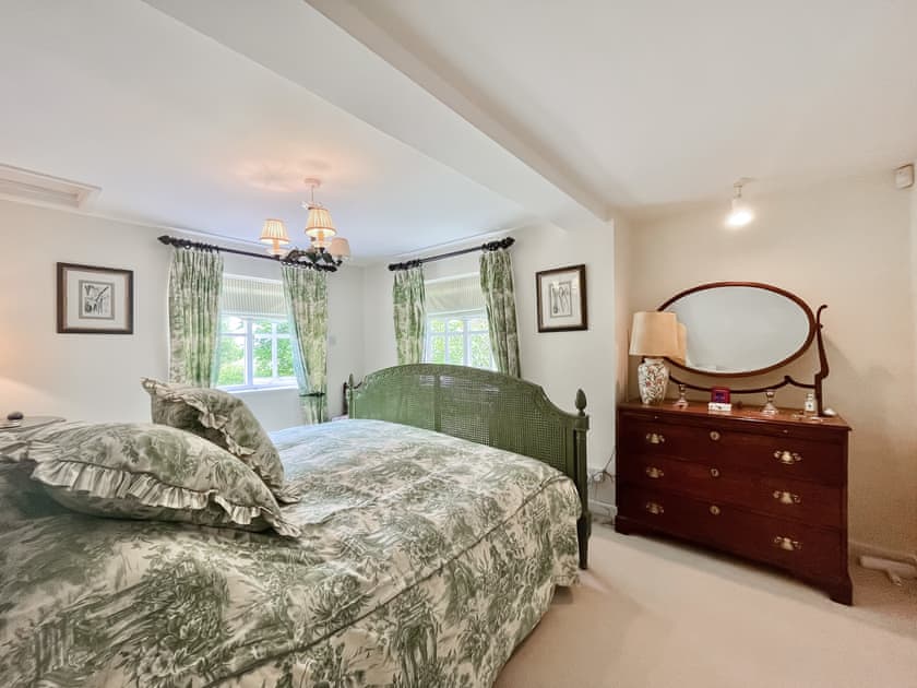 Double bedroom | Mulberry CottageCasa Bonita, Shalbourne, near Marlborough