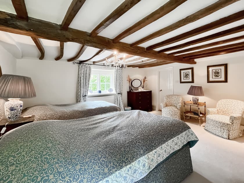 Twin bedroom | Mulberry CottageCasa Bonita, Shalbourne, near Marlborough