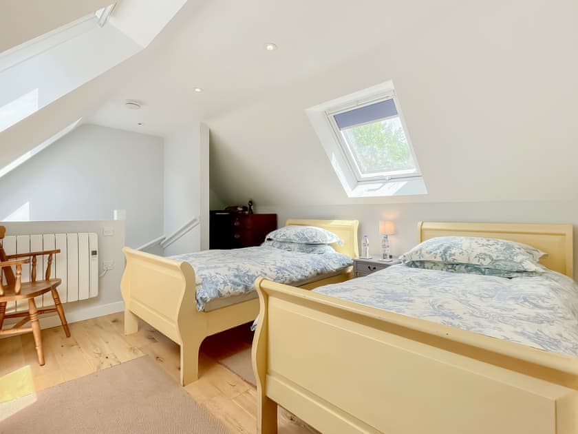 Twin bedroom | Mulberry CottageCasa Bonita, Shalbourne, near Marlborough