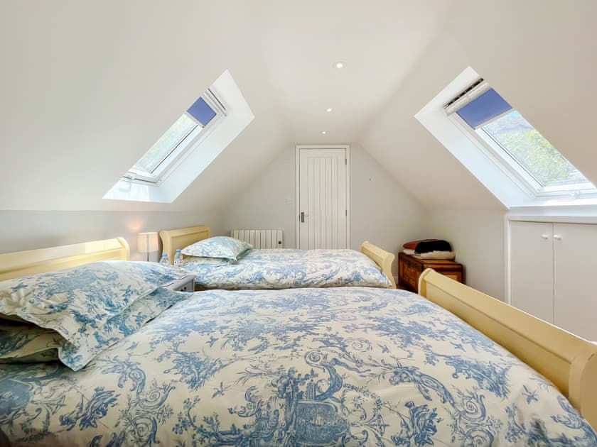Twin bedroom | Mulberry CottageCasa Bonita, Shalbourne, near Marlborough