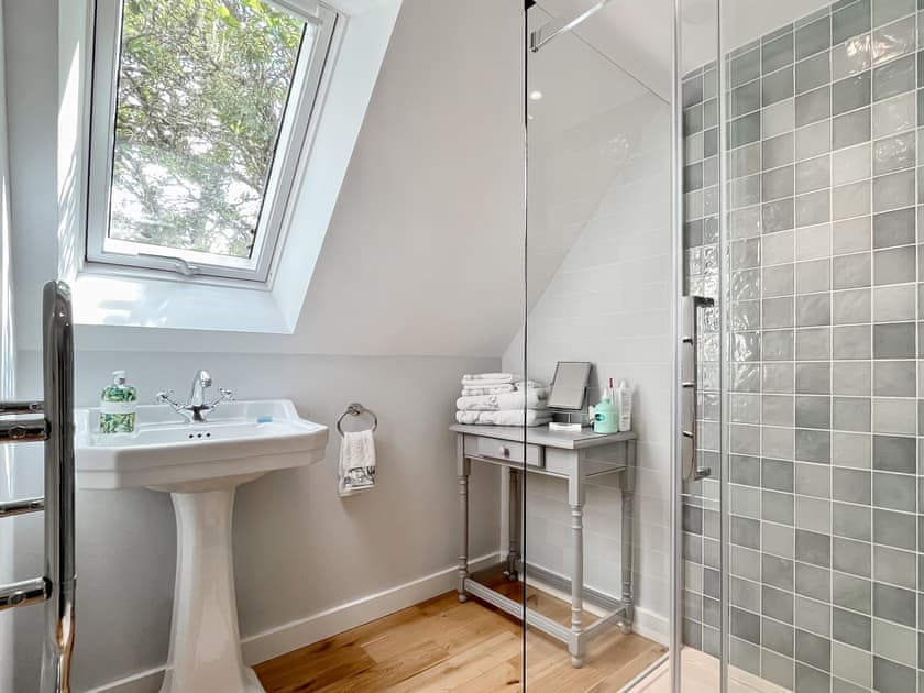 Shower room | Mulberry CottageCasa Bonita, Shalbourne, near Marlborough