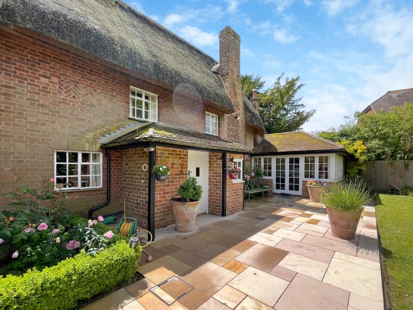 Exterior | Mulberry CottageCasa Bonita, Shalbourne, near Marlborough