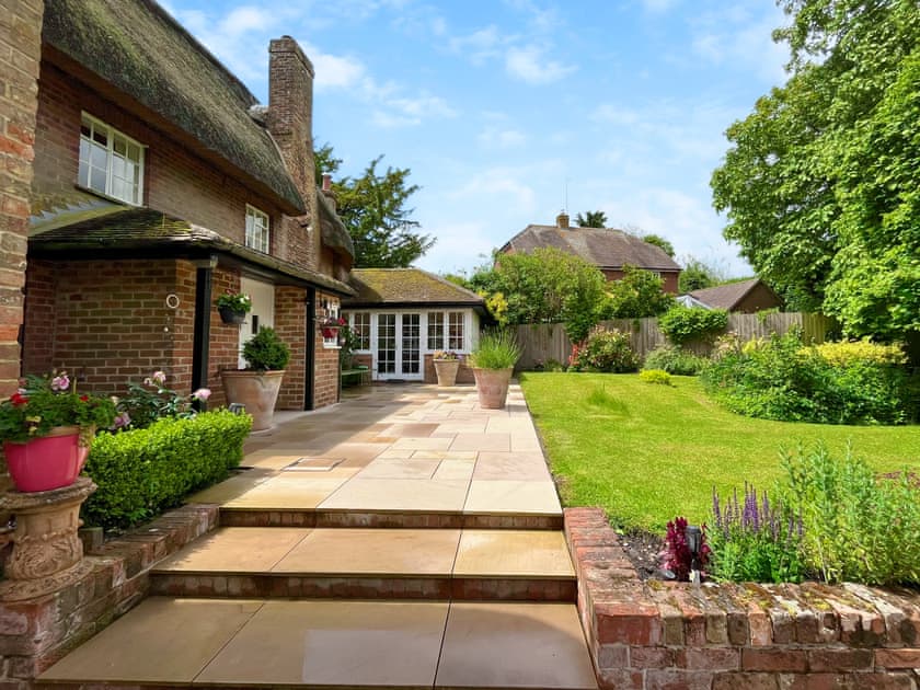 Exterior | Mulberry CottageCasa Bonita, Shalbourne, near Marlborough