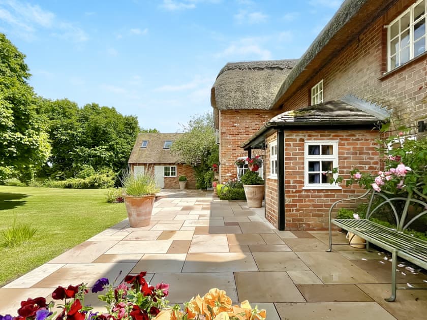 Exterior | Mulberry CottageCasa Bonita, Shalbourne, near Marlborough