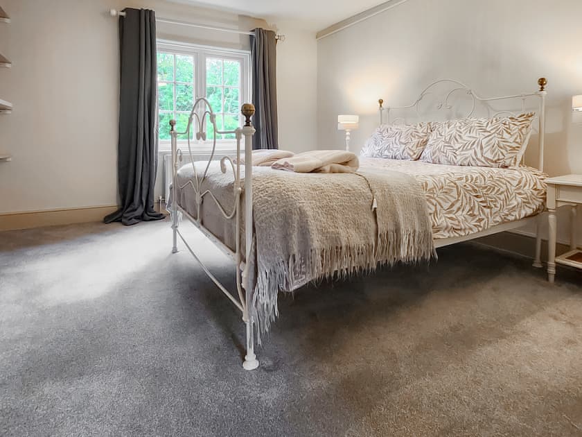 Double bedroom | Pigeon Coo Farmhouse, Hamstead, near Yarmouth
