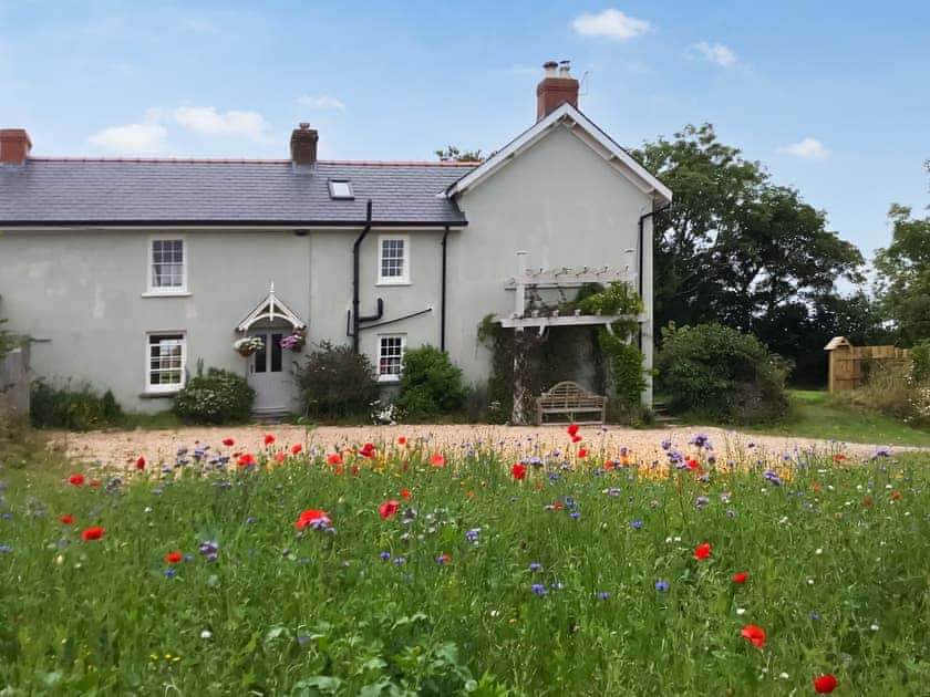 Exterior | Maclaren House, Thornton