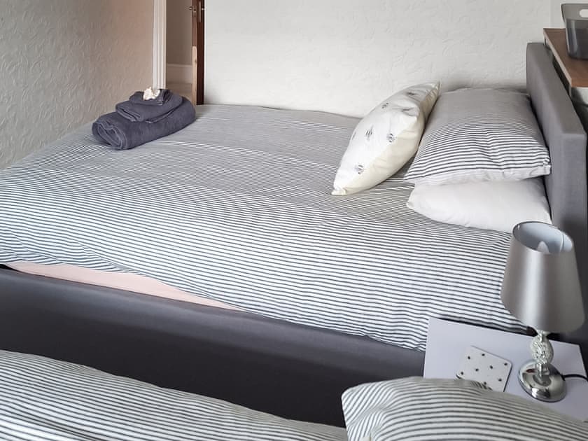 Twin bedroom | The Bee Happy House, Filey