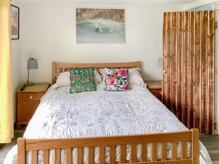 Double bedroom | Holly Cottage, Roud