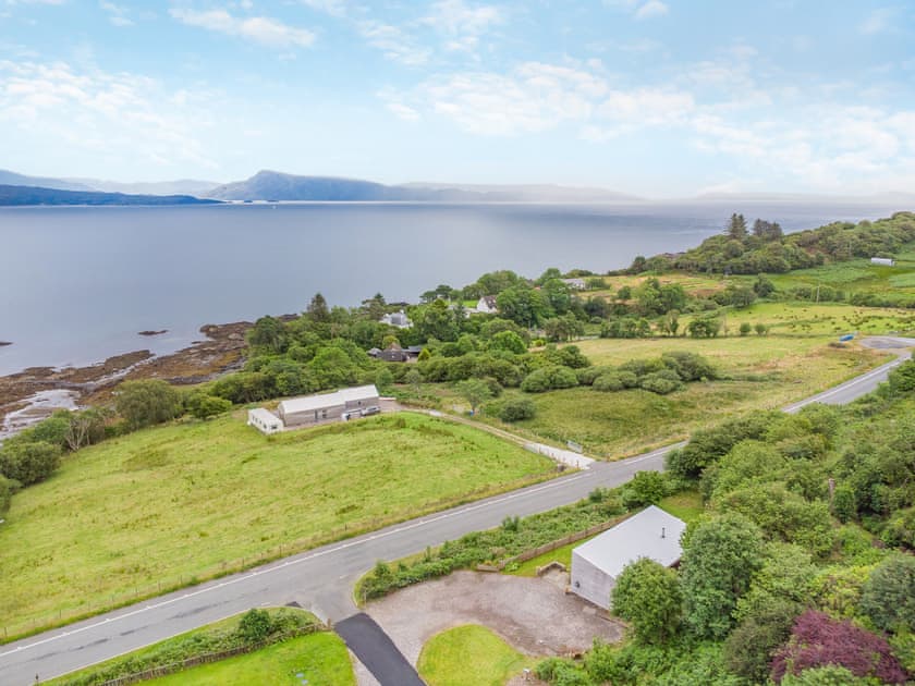 Setting | Airor, Sleat