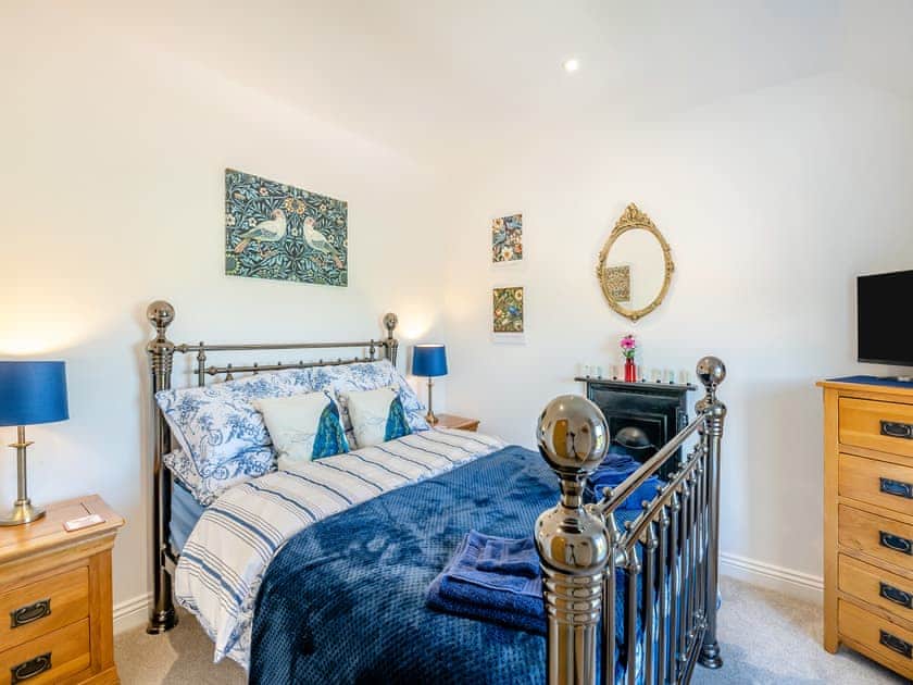 Double bedroom | Clear View Cottage, Pickering