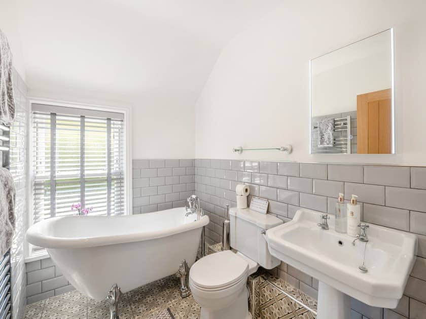 Bathroom | Clear View Cottage, Pickering