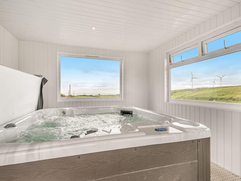 Hot tub | Coalhill Farm Byre, Ardrossan