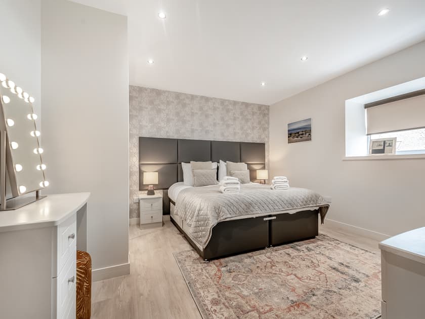 Double bedroom | Coalhill Farm Byre, Ardrossan