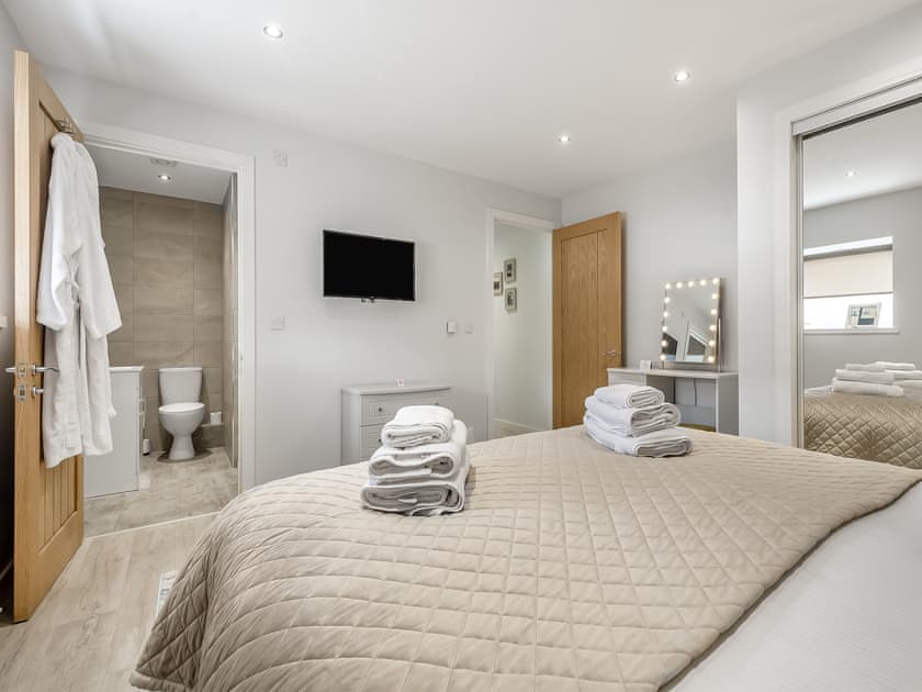 Double bedroom | Coalhill Farm Byre, Ardrossan