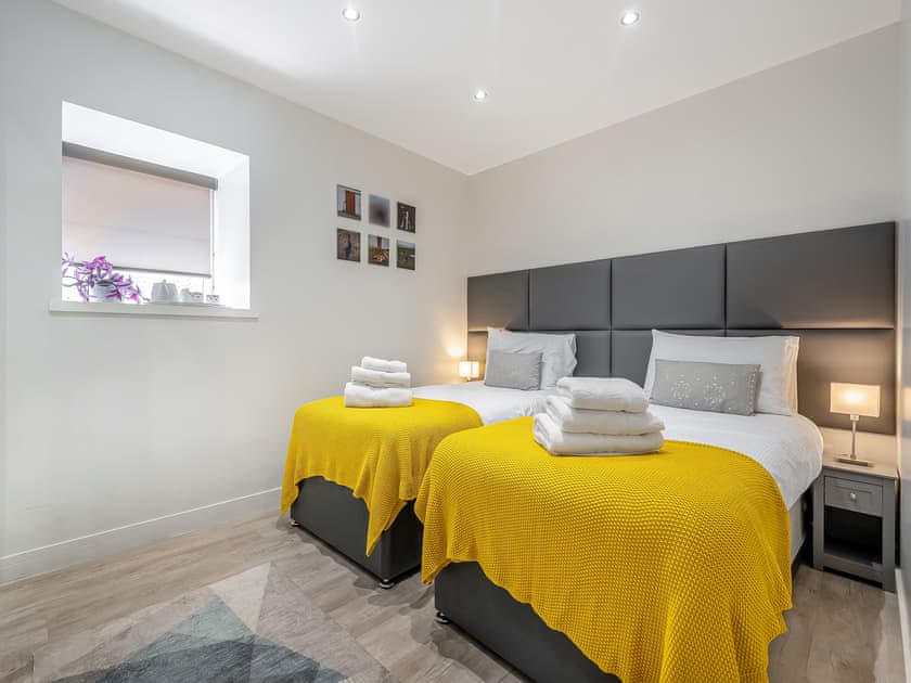 Twin bedroom | Coalhill Farm Byre, Ardrossan