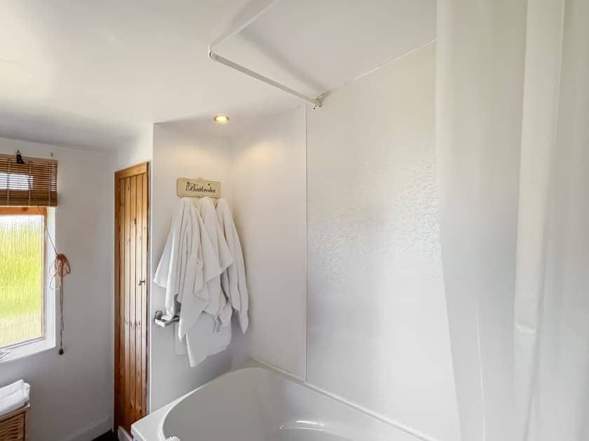 Bathroom | Rose Cottage, Port Logan