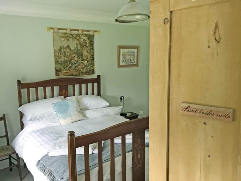 Double bedroom | Maclaren House, Thornton