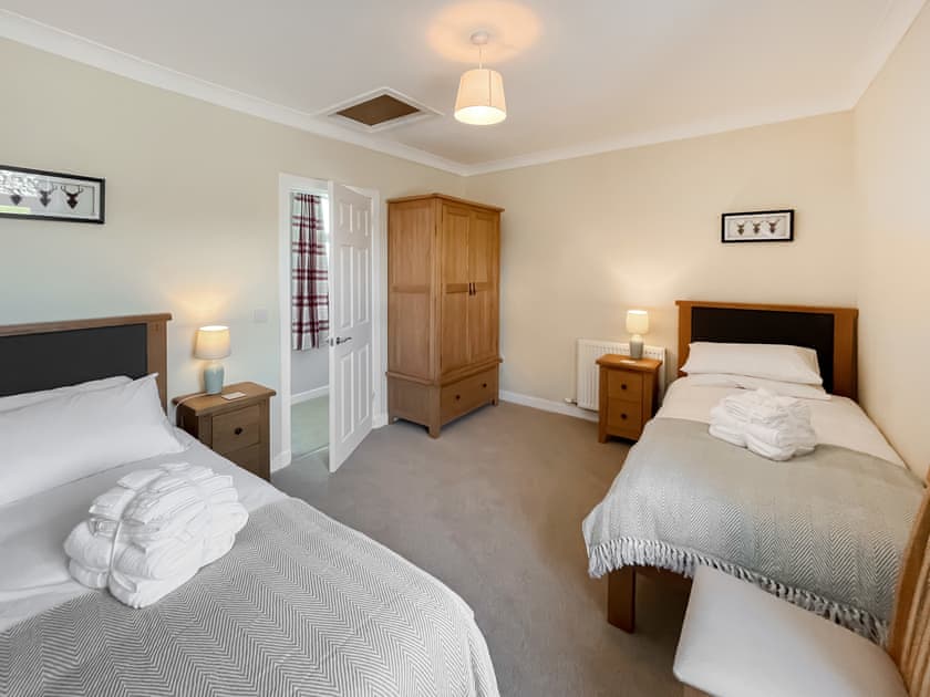 Twin bedroom | Kilquhanity Cottage, Castle Douglas