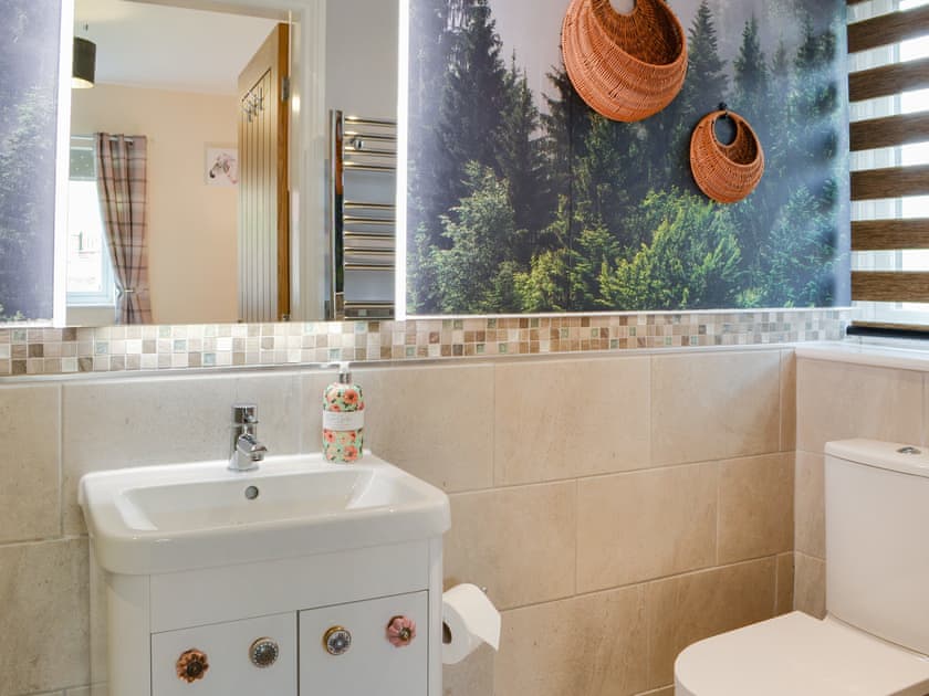 Bathroom | Maybelle’s Cottage, Langtoft, near Driffield