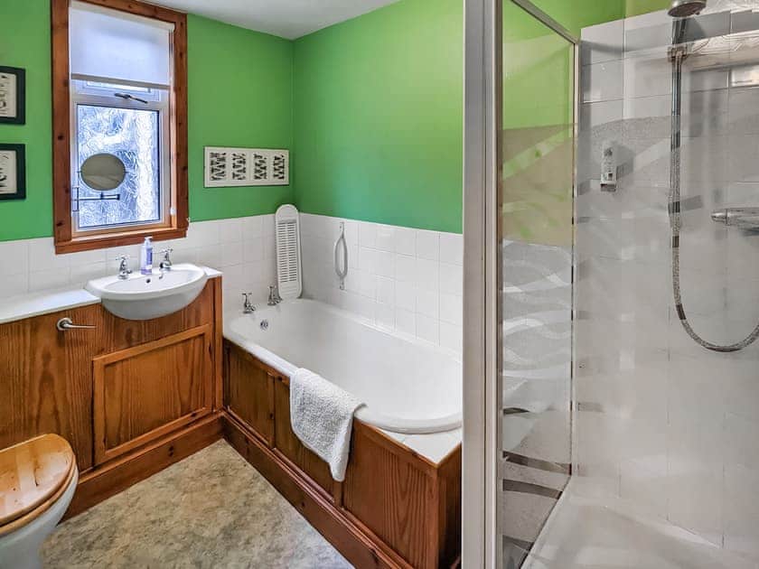 Bathroom | Middledrift Cottage, Brora