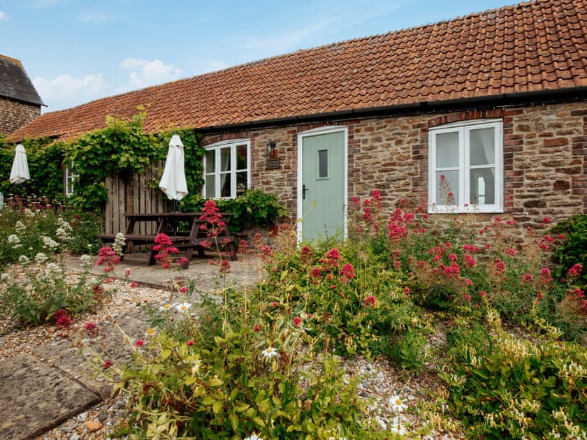 Exterior | Keeper’s Cottage - Rudge Farm Cottages, Chilcombe, near Bridport