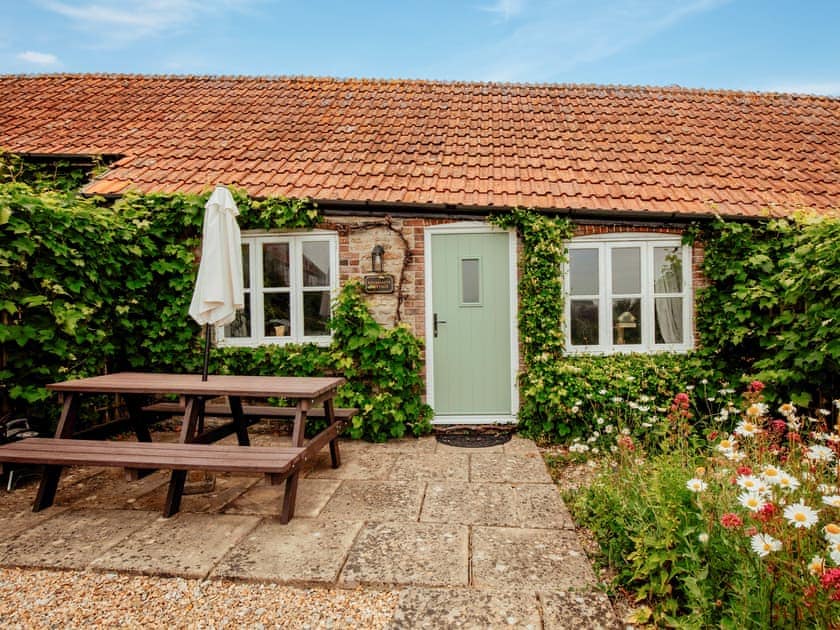 Exterior | Milkmaid’s Cottage - Rudge Farm Cottages, Chilcombe, near Bridport