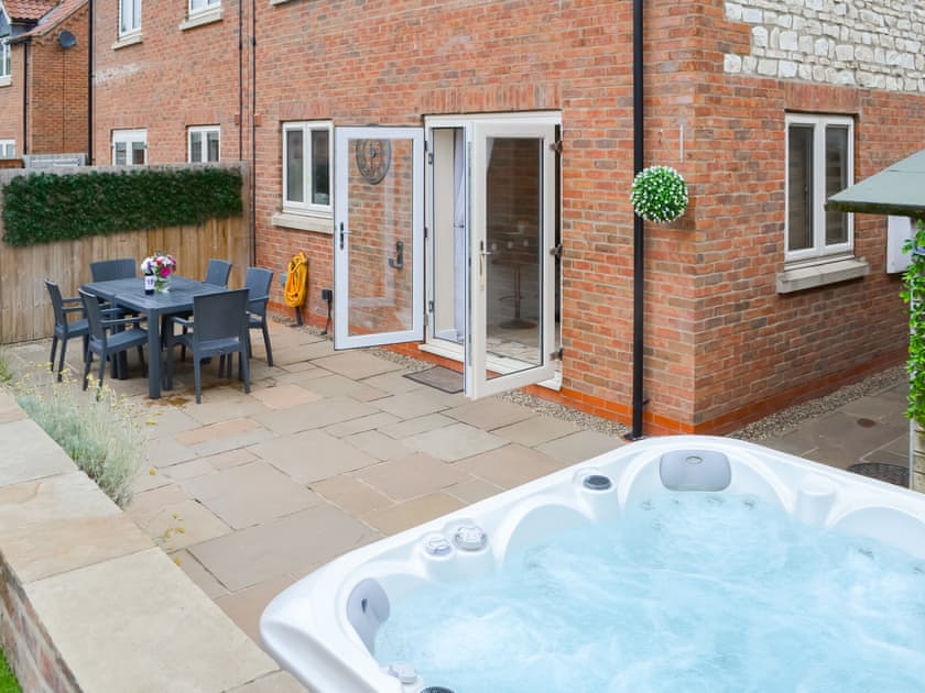 Patio | Maybelle’s Cottage, Langtoft, near Driffield