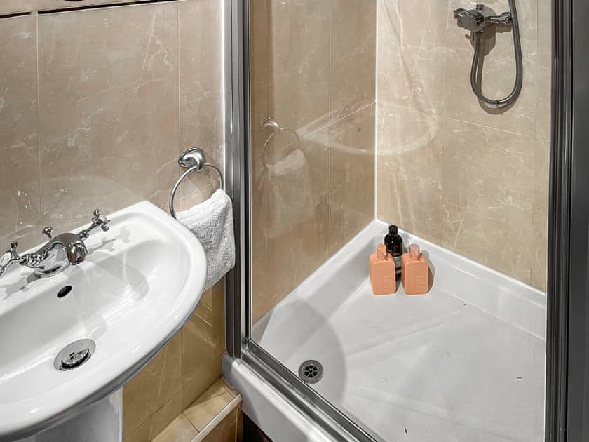 Bathroom | Woodland View - Hazel Hill Retreats, Blackwoods, near Easingwold