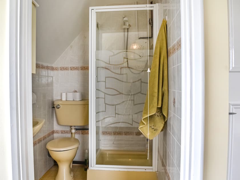 Ensuite for Bedroom 2  | The Boat House, Canterbury