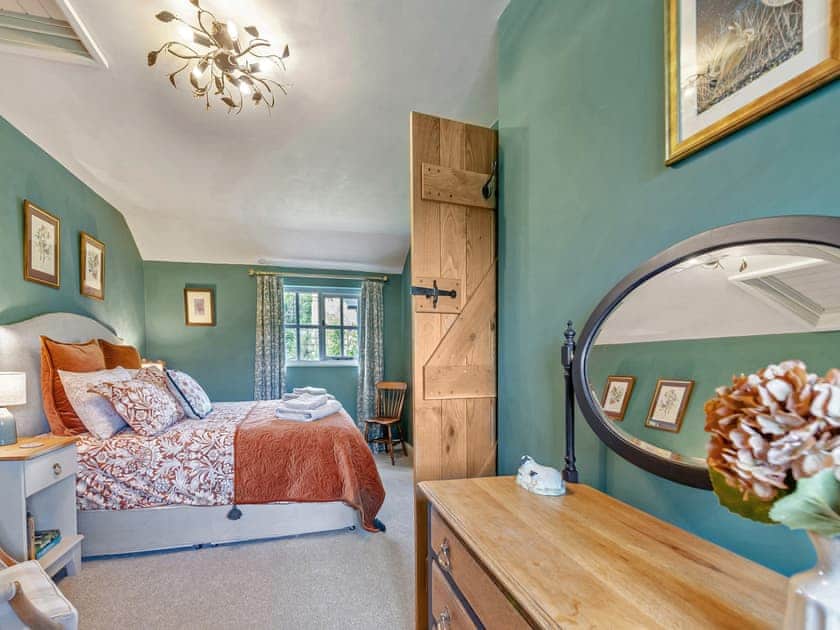 Double bedroom | Willow Tit Cottage, Ffostrasol