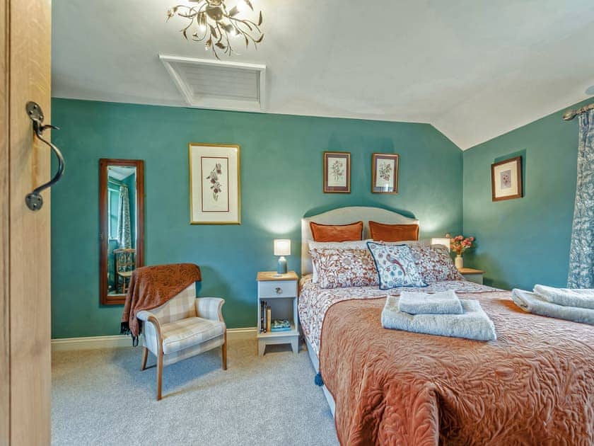Double bedroom | Willow Tit Cottage, Ffostrasol