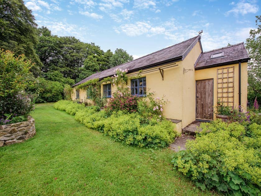 Exterior | Willow Tit Cottage, Ffostrasol
