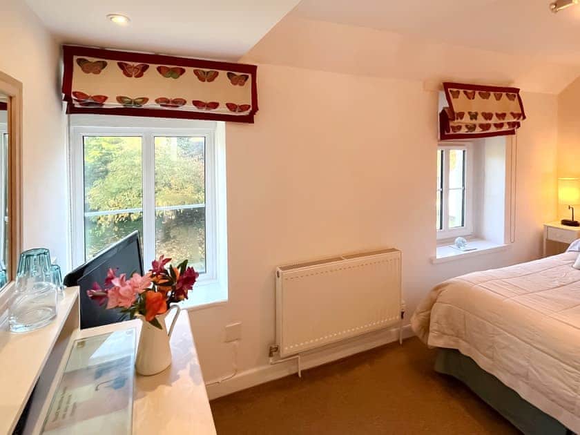 Double bedroom | Foxes Reach, Catbrook, near Tintern