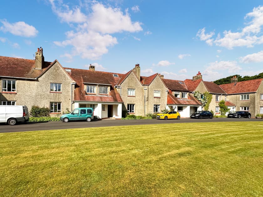 Setting | Sandilands, Troon