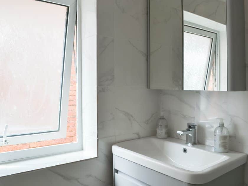Bathroom | Rose & Jay House, Bridlington