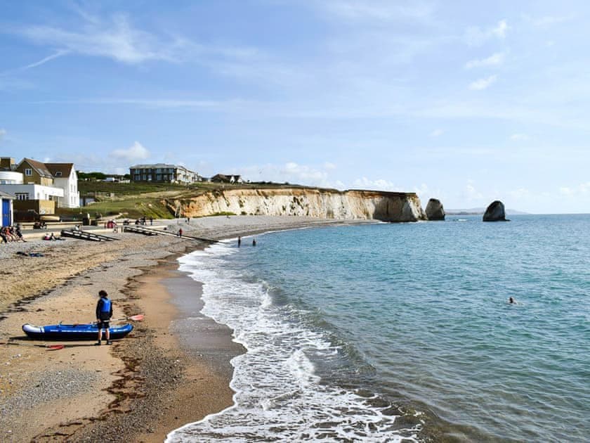 Surrounding area | Poets Corner, Freshwater