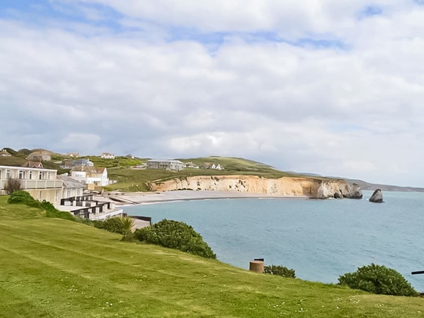 Surrounding area | Poets Corner, Freshwater