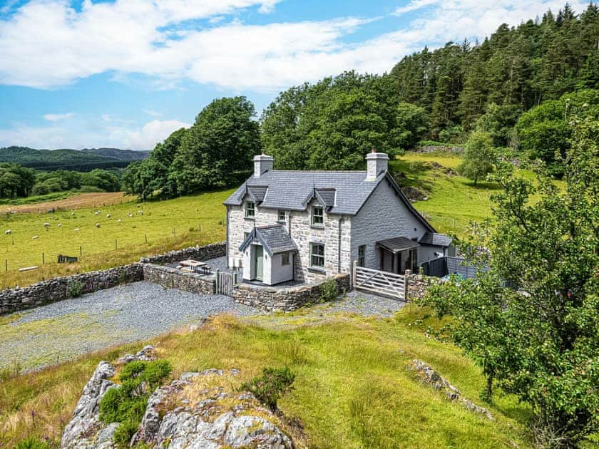 Exterior | Coed Mawr, Betws-y-Coed