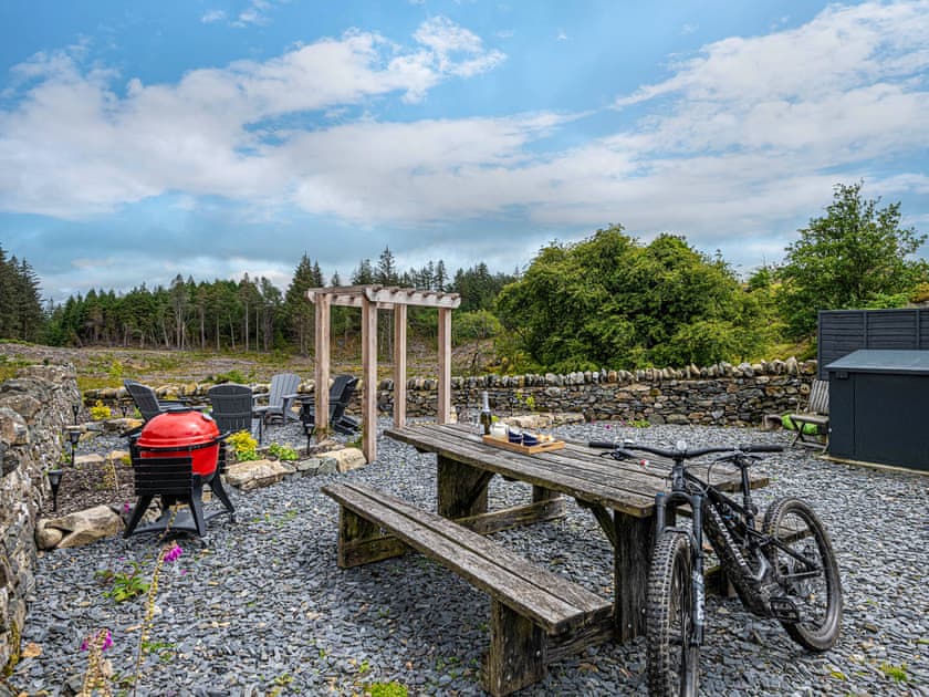 Outdoor area | Coed Mawr, Betws-y-Coed