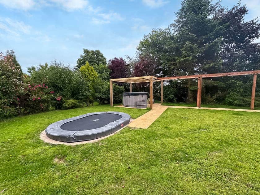 Hot tub | Bridge Farm, Spath, near Uttoxeter